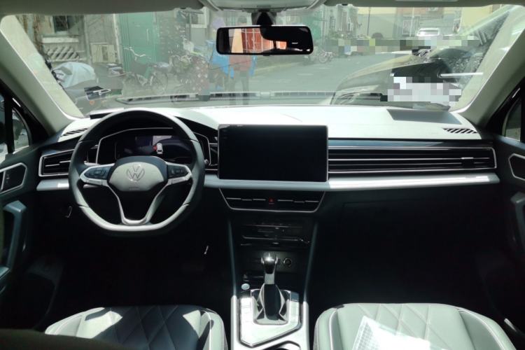 Used Volkswagen Tiguan L 2025 Model, Outstanding Version, 300TSI Automatic Two-Wheel Drive Longteng Edition