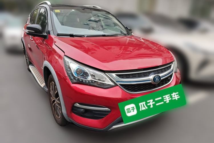 Used BYD Song New Energy 2017 Song DM 1.5TID All-Wheel Drive Luxury Model Front Right 45 Deg