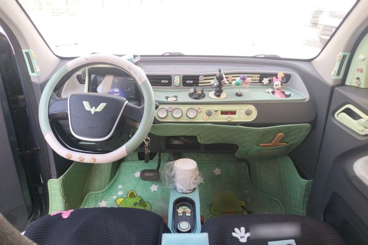 Used Wuling Hongguang MINIEV 2021 Macaron Premium Model – Lithium Iron Phosphate Center Console