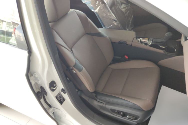 Used Lexus ES 2025 200 Premium Edition
