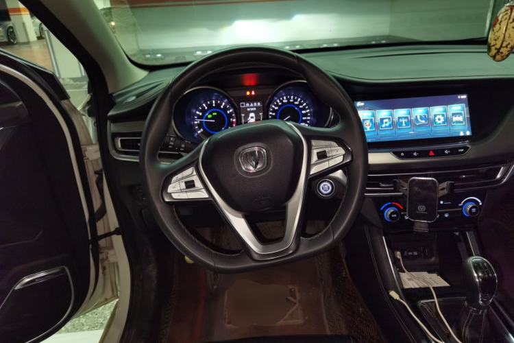 Used CHANGAN Eado 2019 High-Energy Edition 1.6L GDI Manual Pioneer Model China VI Standard
