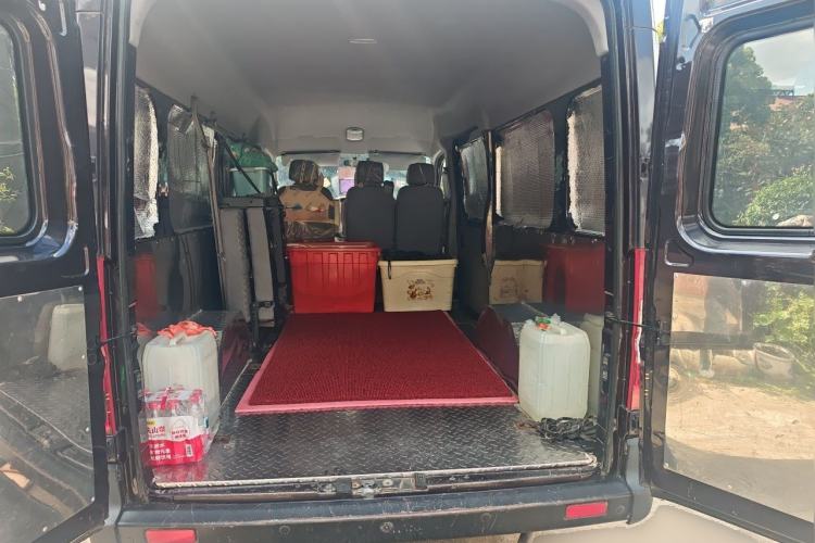 Used Dongfeng Yufeng 2020 2.3T Economy Logistics Vehicle Long Wheelbase Mid-Roof Design 5-9 Seater WP2.3
