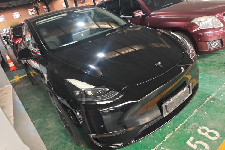 Used Tesla Model Y 2021 Long-Range All-Wheel-Drive Version Front Right 45 Deg