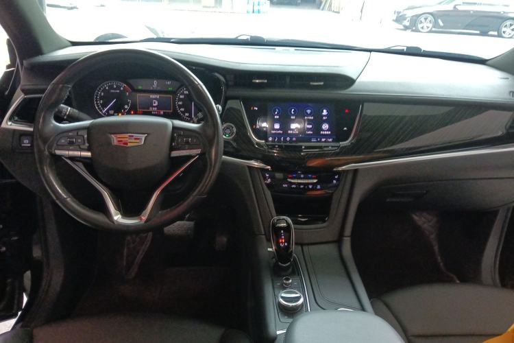 Used Cadillac XT6 2021 2.0T Six-Seater Four-Wheel-Drive Luxury Version Center Console