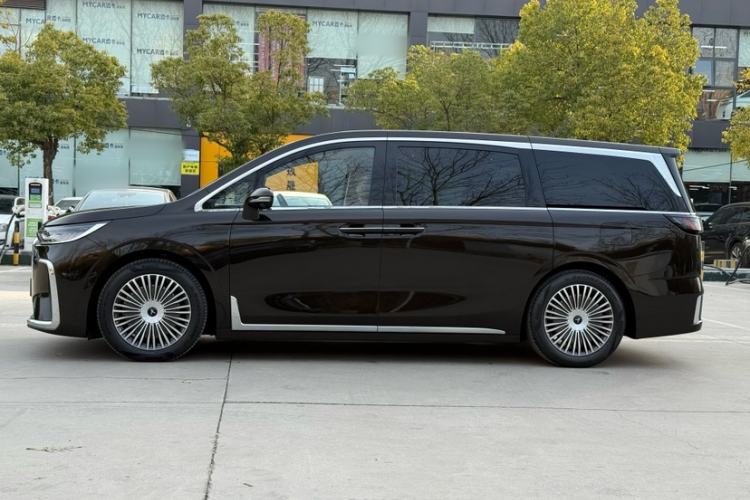 Used VOYAH Dream 2025 PHEV Four-Wheel Drive Prestige Kunpeng Edition