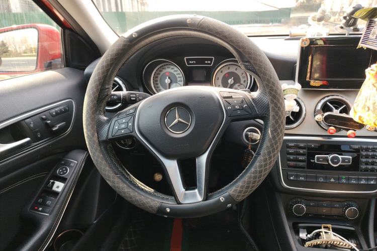 Used Mercedes-Benz GLA 2015 GLA 220 4MATIC Fashion Model

