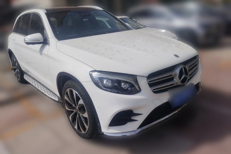 Used Mercedes-Benz GLC 2018 Refreshed GLC 300 4MATIC Dynamic Edition Front Right 45 Deg