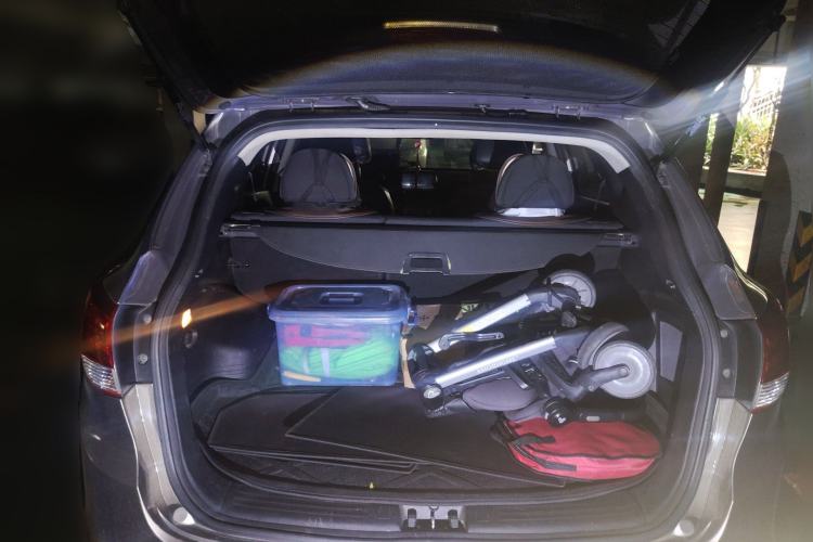 Used Hyundai ix35 2012 2.0L Automatic Two-Wheel Drive New Edition GL Trunk