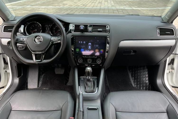 Used Volkswagen Sagitar 2018 180TSI DSG Prestige Edition Interior 2