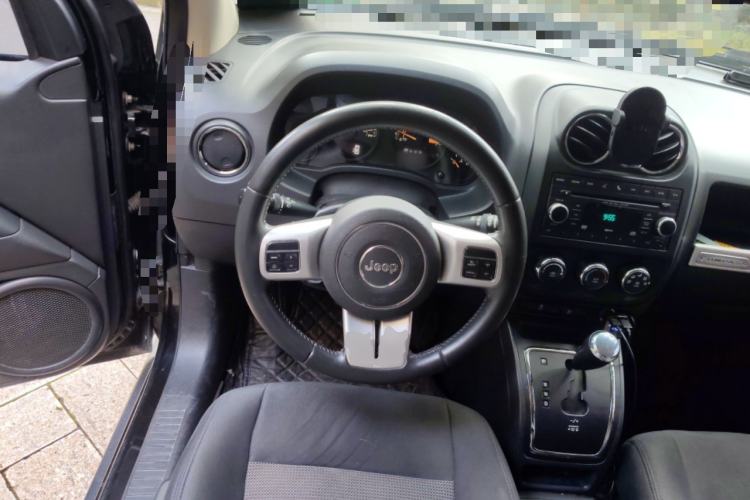 Used Jeep Compass 2014 2.0L two-wheel drive sport version Steering Wheel