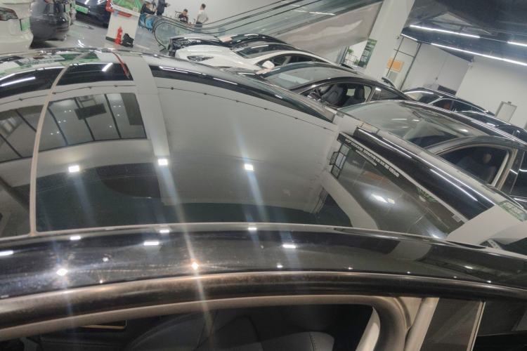 Used Tesla Model Y 2023 Rear-Wheel-Drive Version Roof