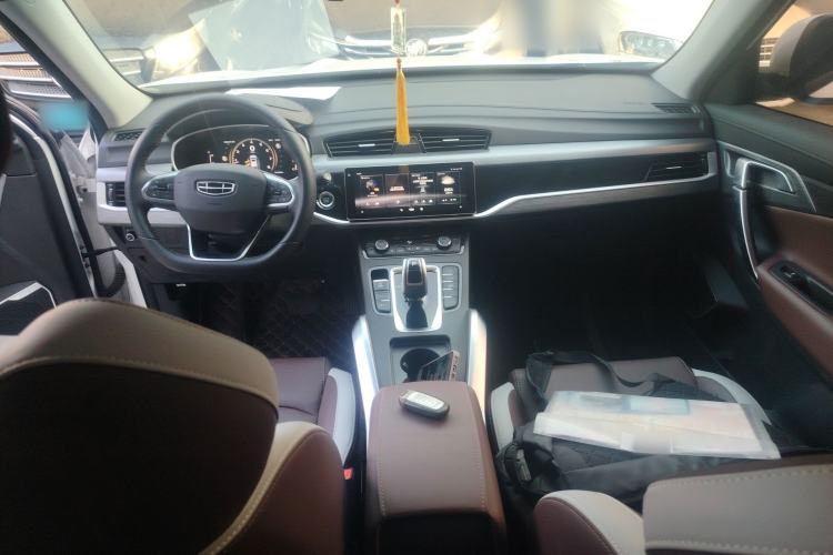 Used Geely Auto Emgrand X7 Sport 2022 1.8TD DCT Zhiya Trim Center Console