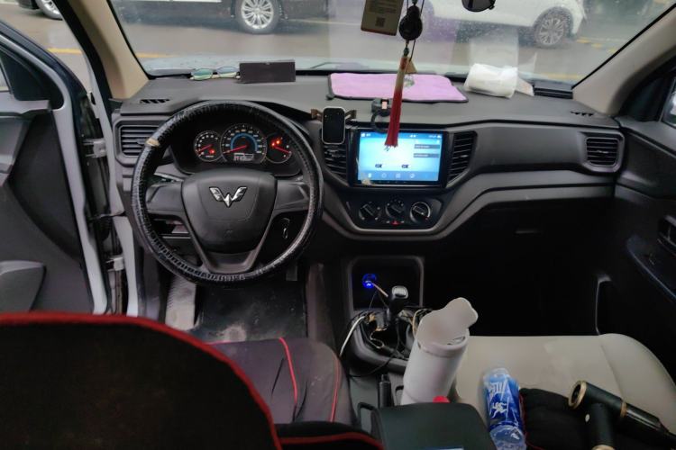 Used Wuling Hongguang V 2019 1.5L Enjoyment Version China VI LAR