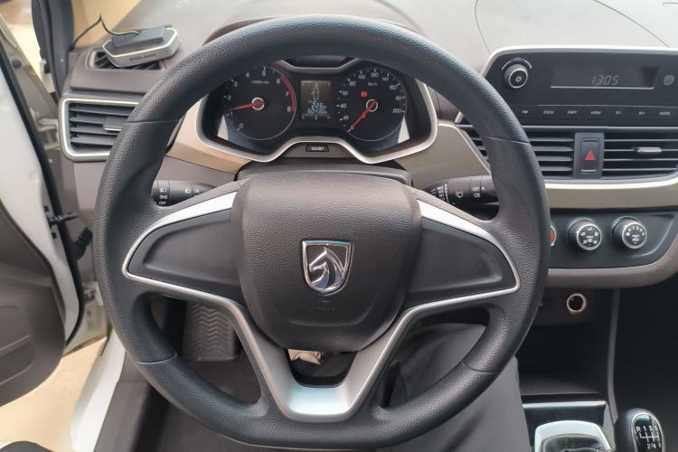 Used Baojun 310W 2017 1.5L Manual Comfort Version China VI Emission Standard
