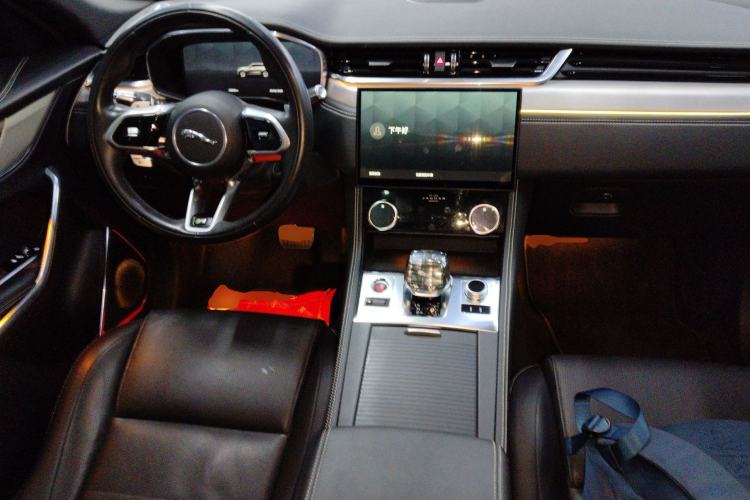 Used Jaguar F-PACE 2021 250 PS R-Dynamic S
