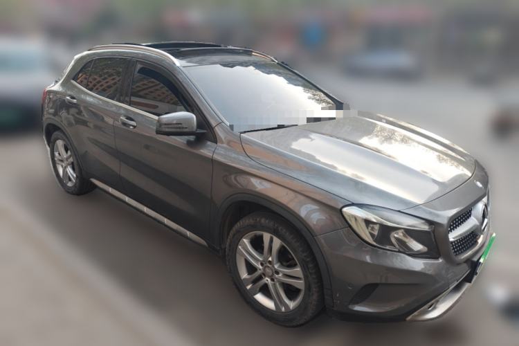 Used Mercedes-Benz GLA 2015 GLA 200 Sport Edition Front Right 45 Deg