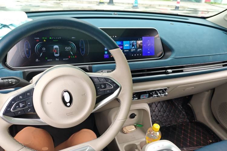 Used ORA Good Cat 2021 400km Standard Range Athena Edition Lithium Iron Phosphate Center Console