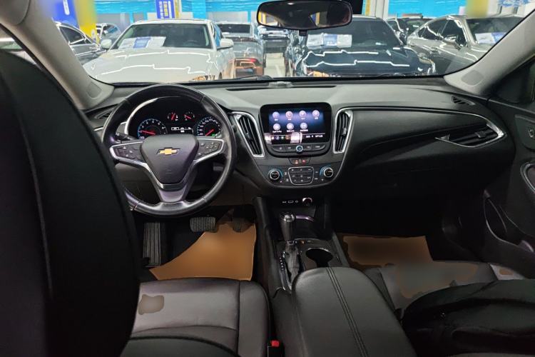 Used Chevrolet Malibu XL 2019 535T CVT Active Version Center Console