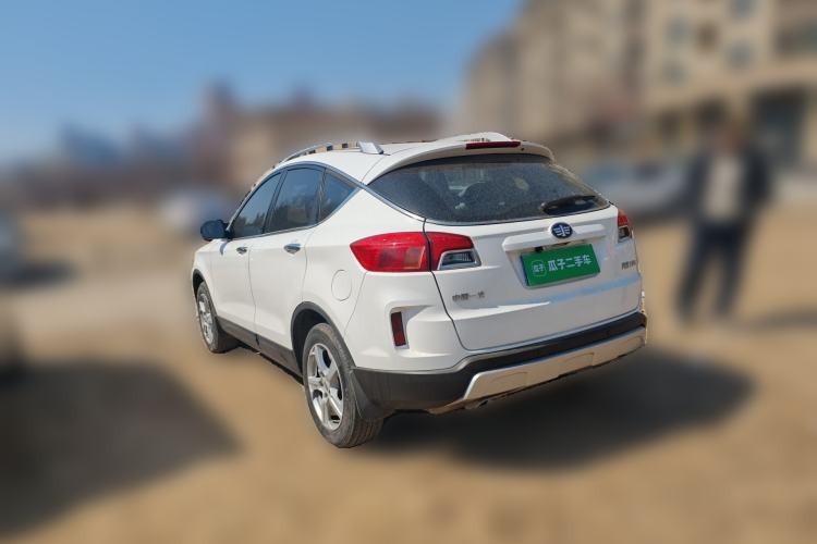 Used Bestune X80 2013 2.0L automatic comfort version
