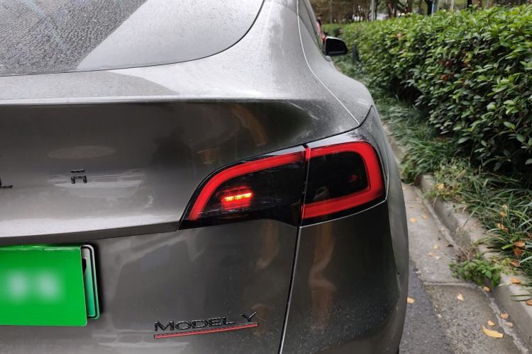 Used Tesla Model Y 2021 Long-Range All-Wheel-Drive Version