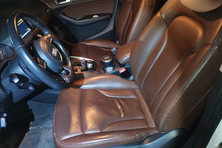 Used Audi Q5 2017 40 TFSI Comfort Model
