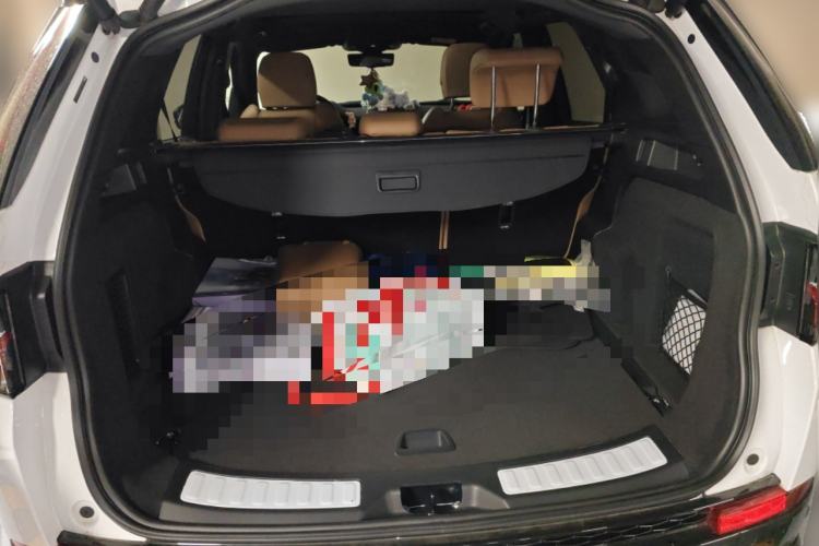 Used Land Rover Discovery Sport 2024 Luxury Custom Edition Trunk