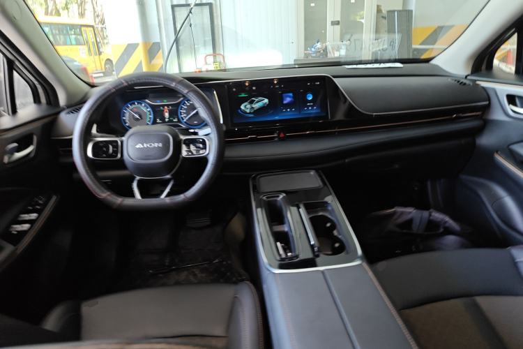 Used AION S 2023 Meizu 580 Lithium Iron Phosphate Center Console