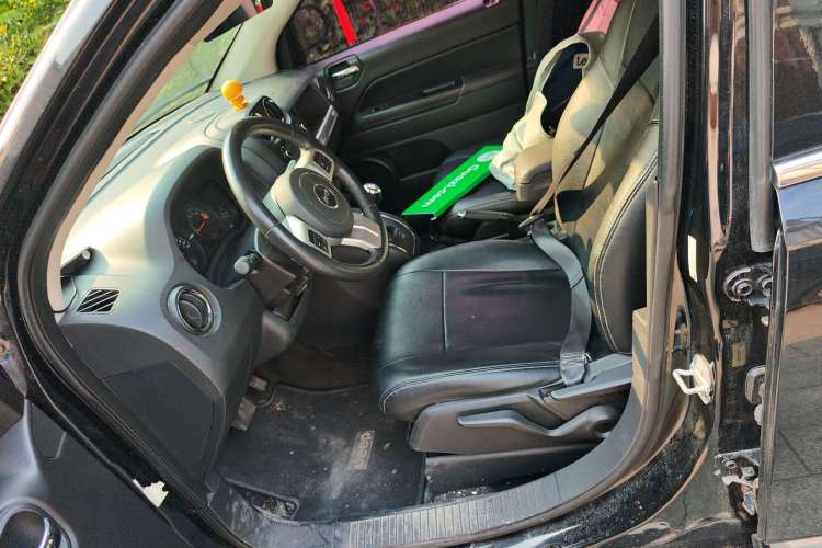 Used Jeep Compass 2015 2.0L two-wheel drive sport version