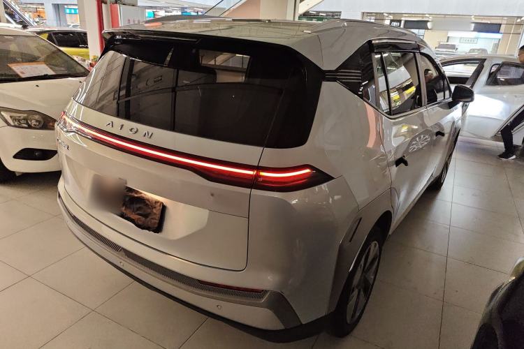 Used AION Y 2024 Younger