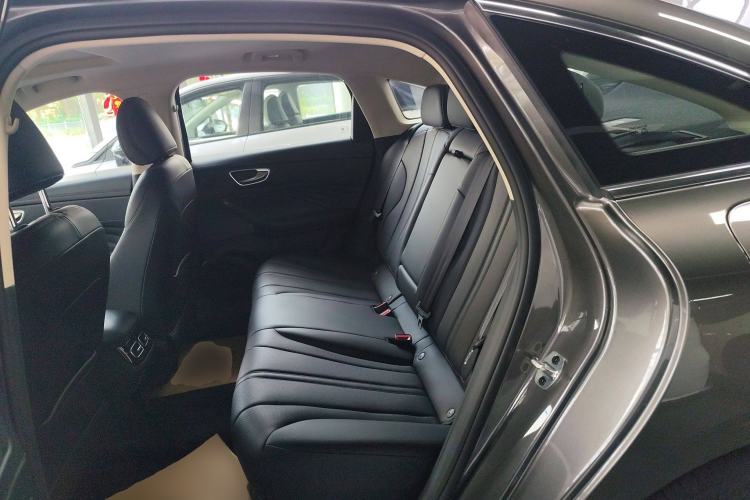 Used Roewe D7 2023 DMH 125km Superior Edition