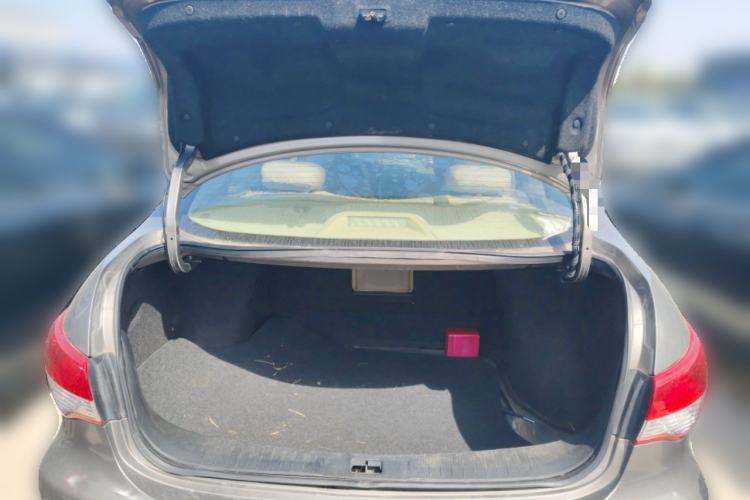 Used Nissan Sylphy 2012 Classic 1.6XE Automatic Comfort Edition Trunk