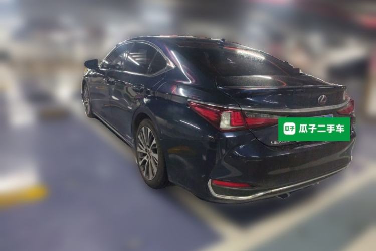 Used Lexus ES 2018 300h Premium Edition China V Standard
