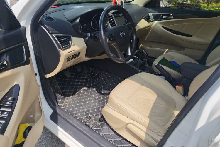 Used Changan Eado 2015 1.6L Manual Luxury Model China V Standard
