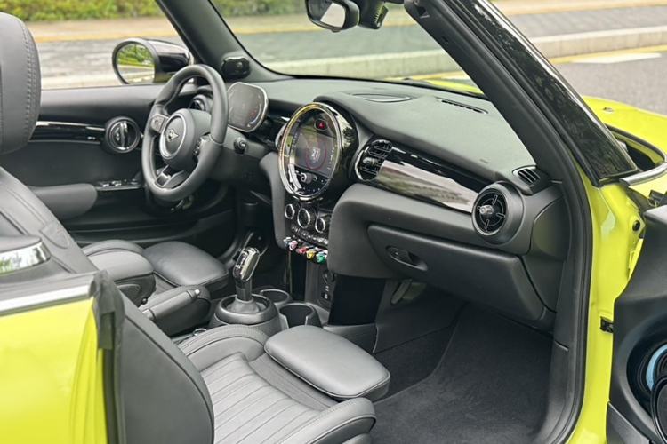 Used MINI MINI 2023 Second Facelift 2.0T COOPER S CABRIO Artist