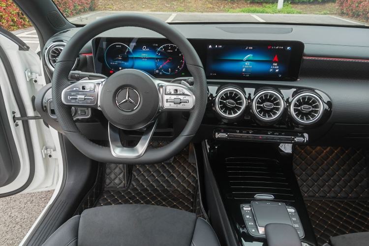 Used Mercedes-Benz A-Class 2022 Second Facelift A 200 L Sport Sedan Fashion Version