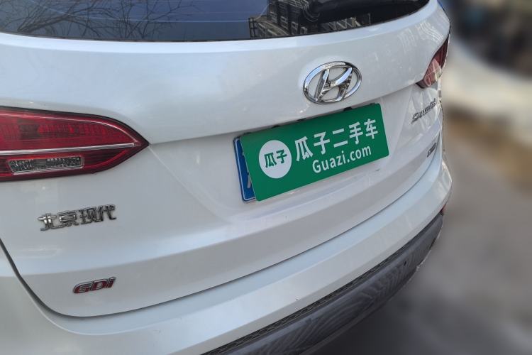 Used Hyundai Santa Fe 2013 2.4L Automatic 4x4 Smart Version Trunk