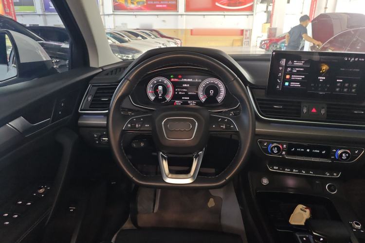 Used Audi Q5L 2022 40T Luxury Dynamic Model Steering Wheel