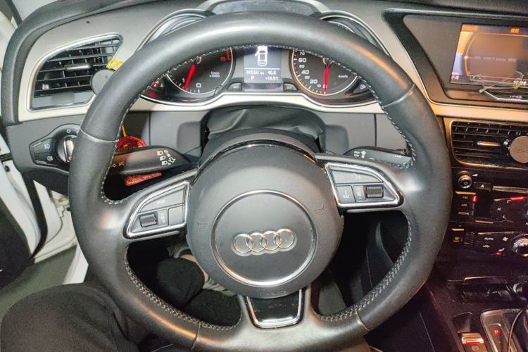 Used Audi A4L 2013 35 TFSI Automatic Comfort Model Steering Wheel