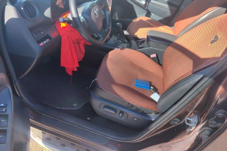 Used Toyota RAV4 2010 2.4L Automatic Deluxe Upgrade Edition Driver Seat