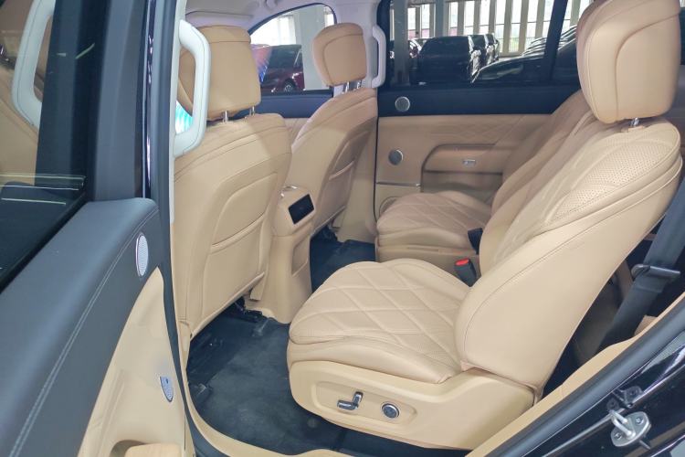 Used Chery T11 2026 Model 220 All-Wheel Drive Dual IMAX Theater Edition Left Rear Seat