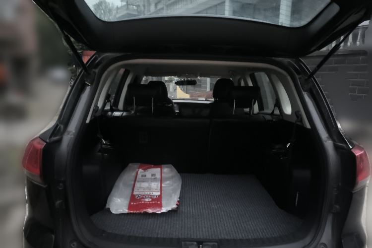 Used Zotye Domy X5 2016 1.5T Manual Luxury 7-Seater Model China IV Standard Trunk