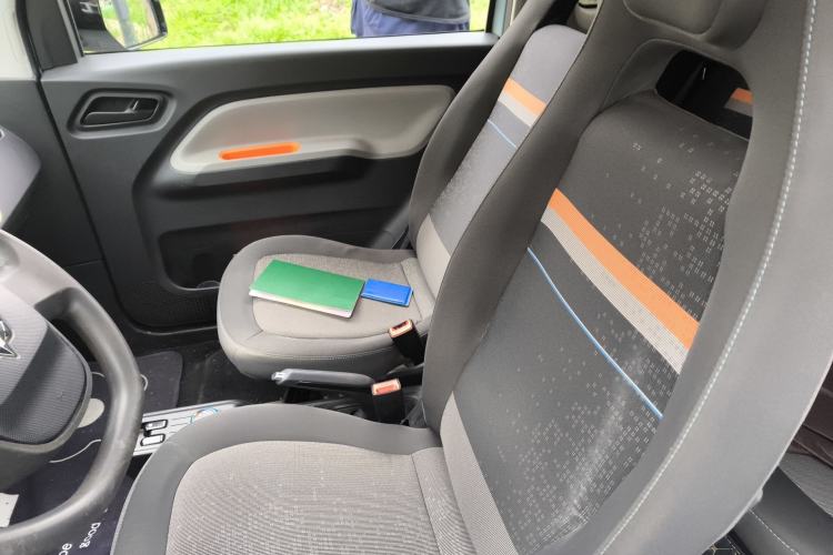 Used Wuling Hongguang MINIEV 2020 Enjoy Edition Lithium-Ion Battery Left Front Seat