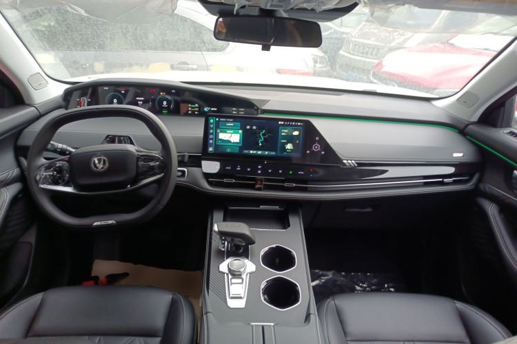 Used Changan UNI-K iDD 2024 ZhiDian iDD 1.5T 135km Smart Leading Model