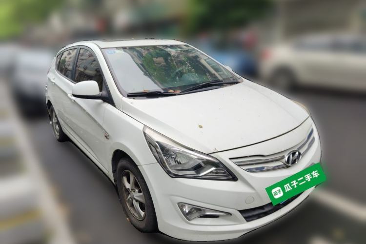 Used Hyundai Verna Ray 2014 1.4L Automatic GLX Front Right 45 Deg