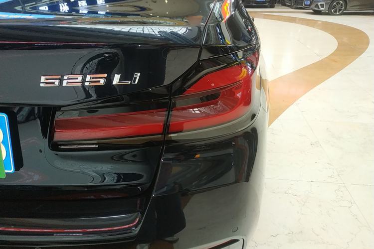 Used BMW 5 Series 2022 Second Facelift 525Li M Sport Package Right Rear Taillight