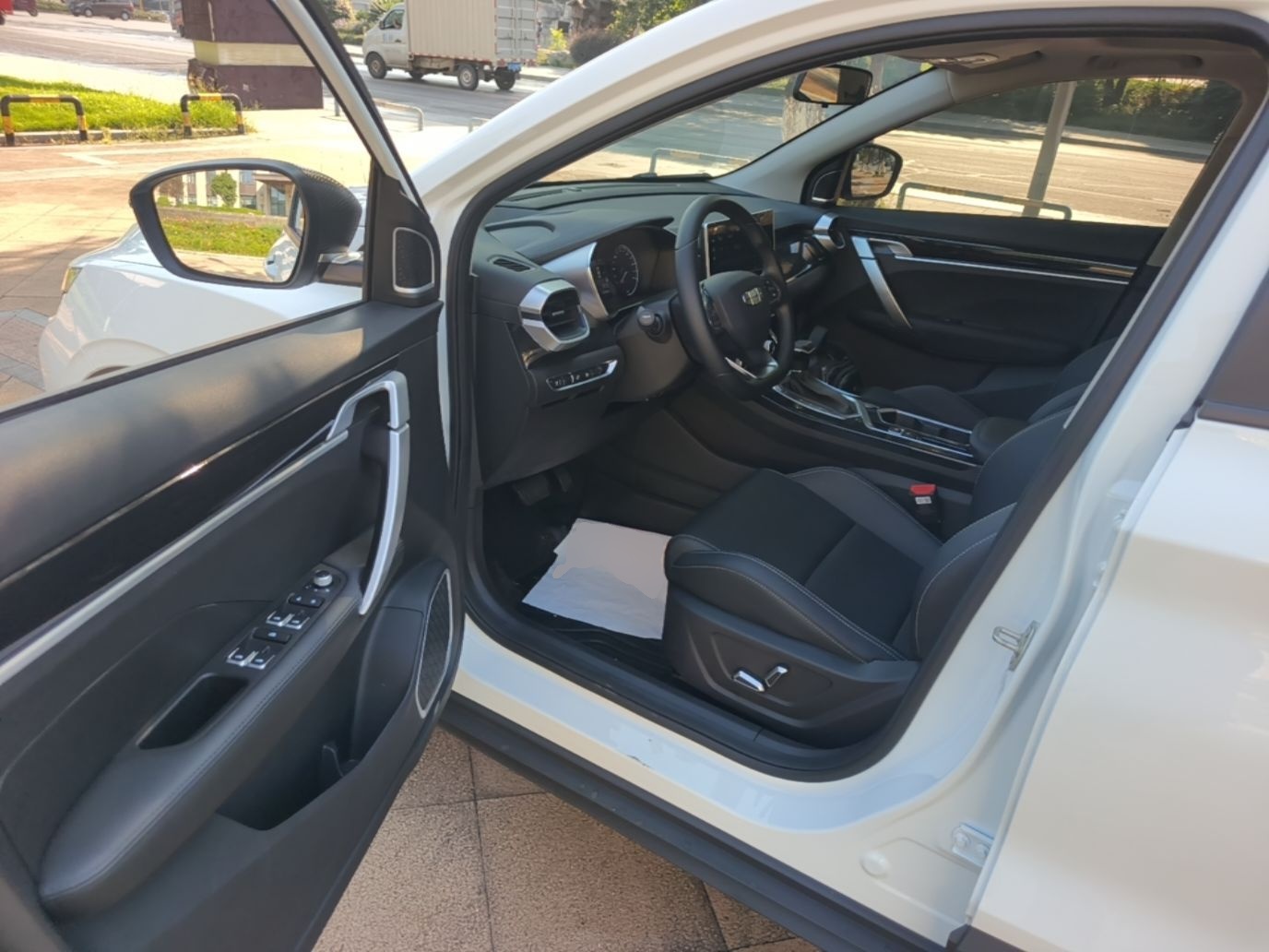 Geely Auto Coolray 2025 Model 1.5L CVT Superpower Edition MAX — снимка 18
