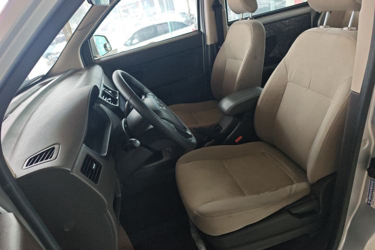 Used Wuling Rongguang V 2016 1.2L Standard Version
