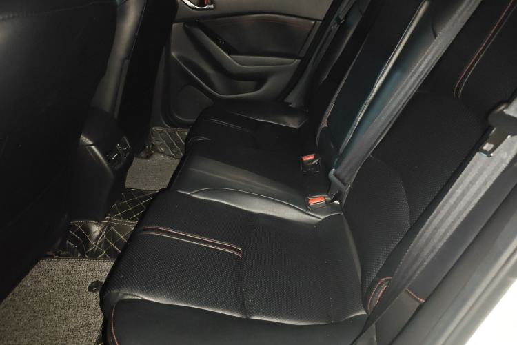 Used Mazda Mazda 3 Axela 2017 Sedan 1.5L Automatic Luxury Model China VI Standard