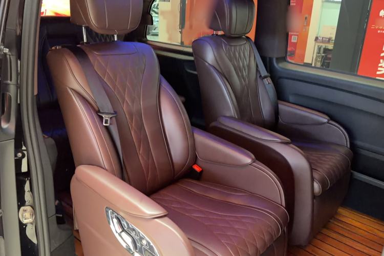 Used Mercedes-Benz Vito 2018 2.0T Elite Version 7 Seats China VI Emission Standard Interior 3