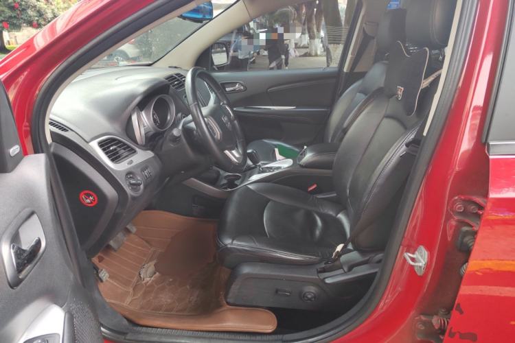 Used Dodge Journey 2013 2.4L Two-Wheel Drive Luxury Version